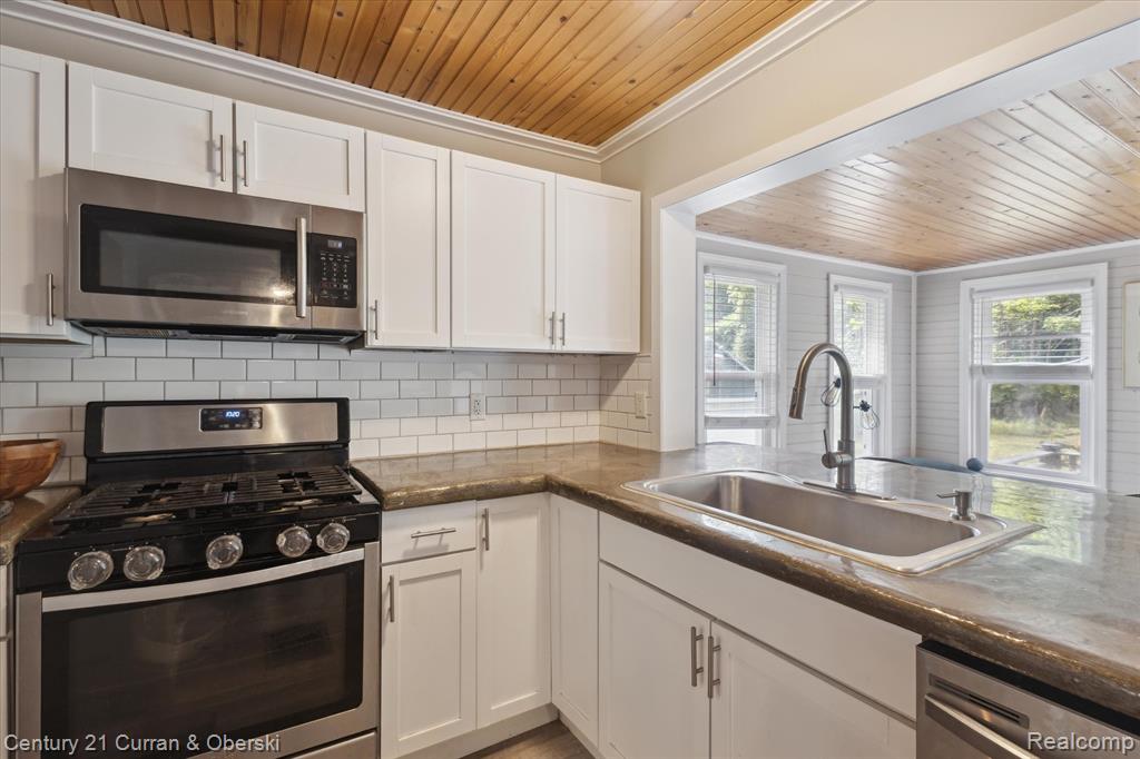 7840 Forest Beach Road Watervliet, MI 49098 - Photo 14 of 44 Gallery Image 14