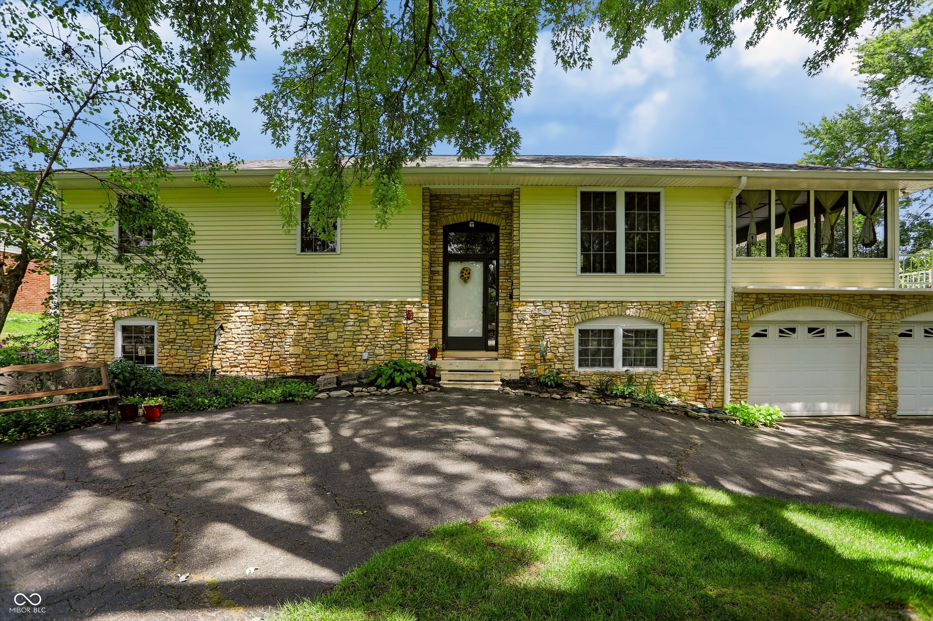 3305 Virginia Street Columbus, IN 47203 - Photo 4 of 42
