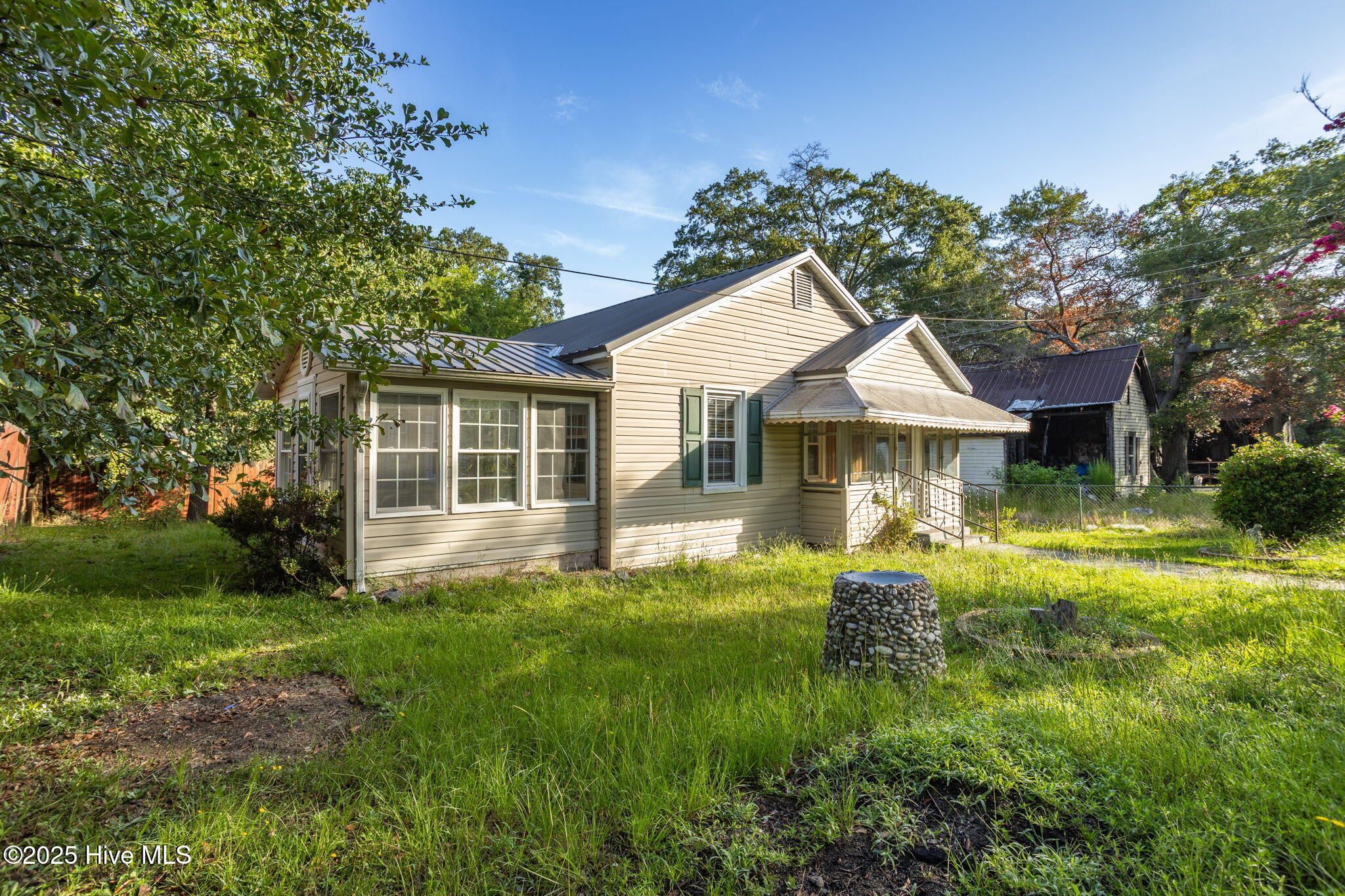 162 Safie 5th Street Rockingham, NC 28379 - Photo 3 of 28 3-web-or-mls-162 Safie 5Th-3