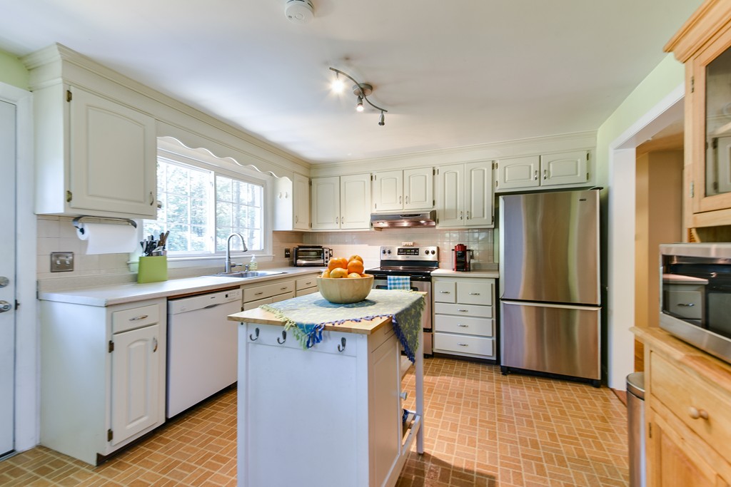 20 Eaton Road Framingham, MA 01701 - Photo 7 of 30