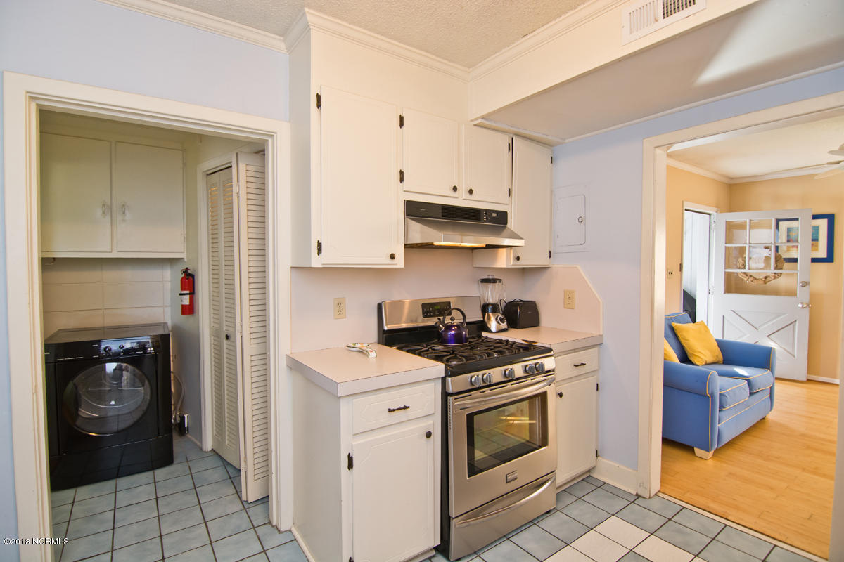 203 Hoffman Beach Road Atlantic Beach, NC 28512 - Photo 30 of 50 Kitchen