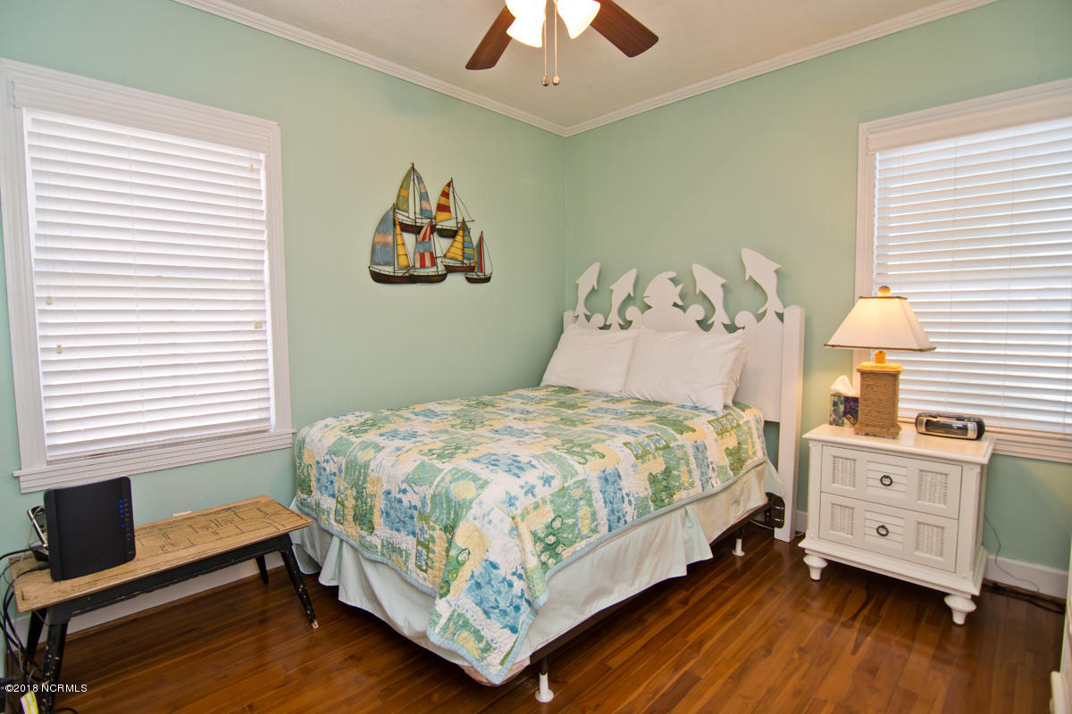 203 Hoffman Beach Road Atlantic Beach, NC 28512 - Photo 10 of 50 Lower level