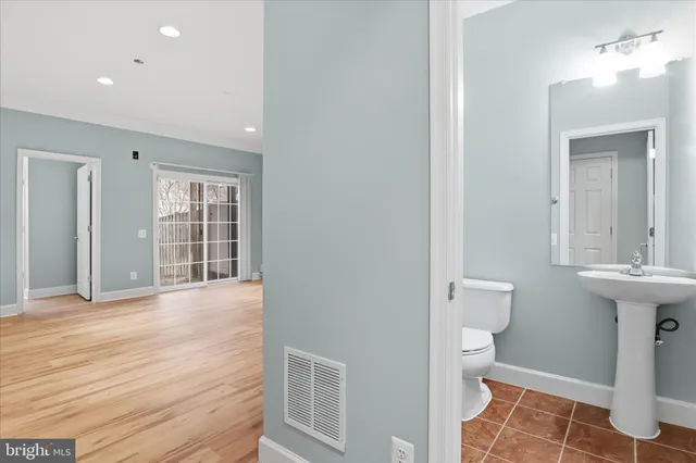 $3,400 | 42906 Bittner Square, Ashburn, VA 20148