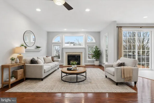 $3,400 | 42906 Bittner Square, Ashburn, VA 20148