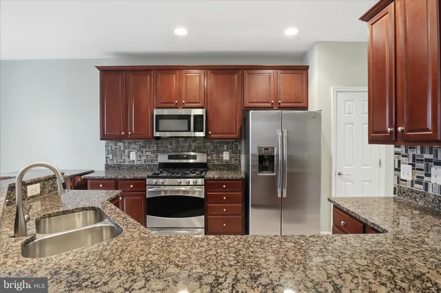 $3,400 | 42906 Bittner Square, Ashburn, VA 20148