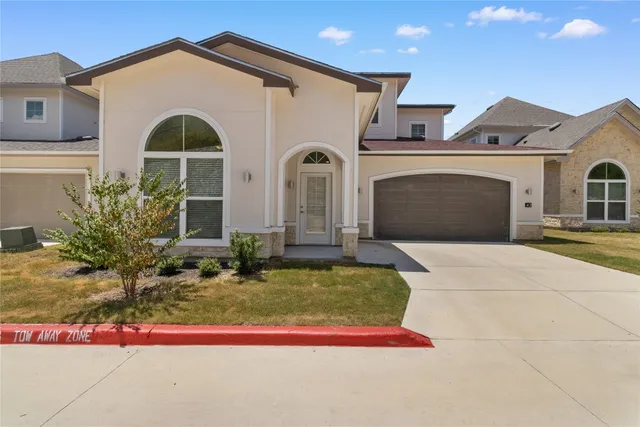 $2,945 | 18531 Kyle Seale Parkway, Unit 25, San Antonio, TX 78255