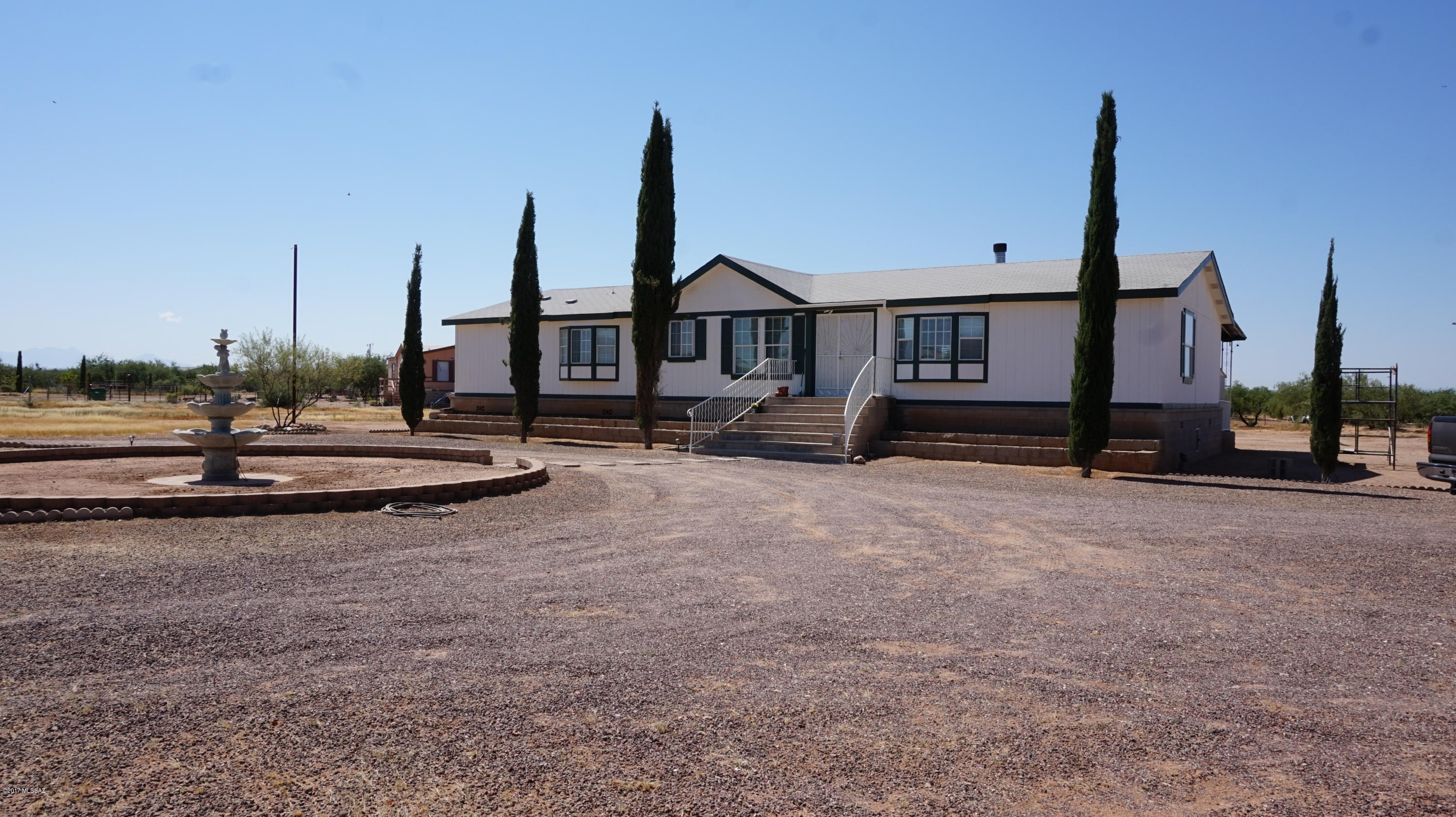 9064 West Snyder Hill Road Tucson, AZ 85735 - Photo 3 of 25