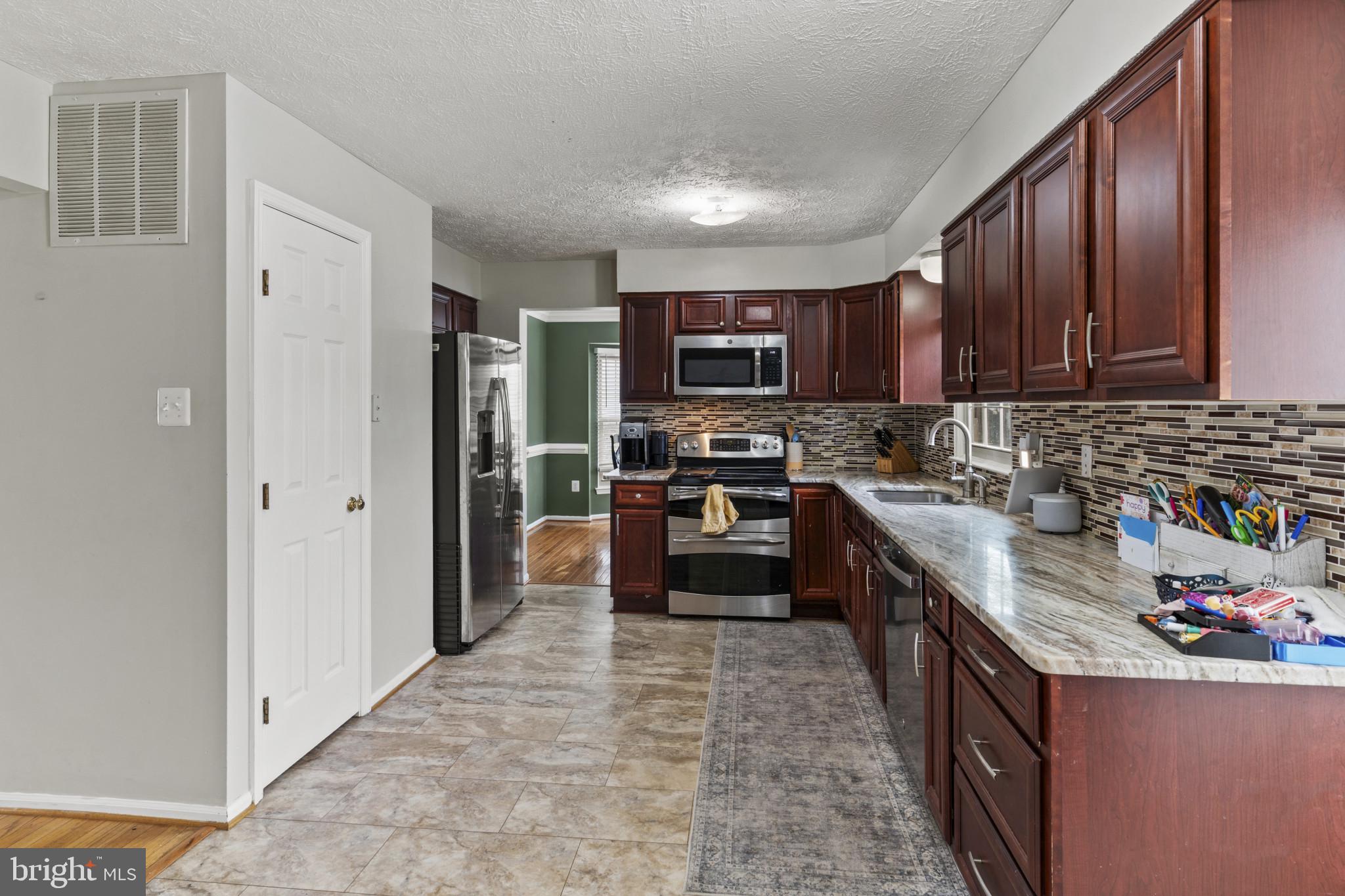 6018 River Birch Court Hanover, MD 21076 - Photo 7 of 30