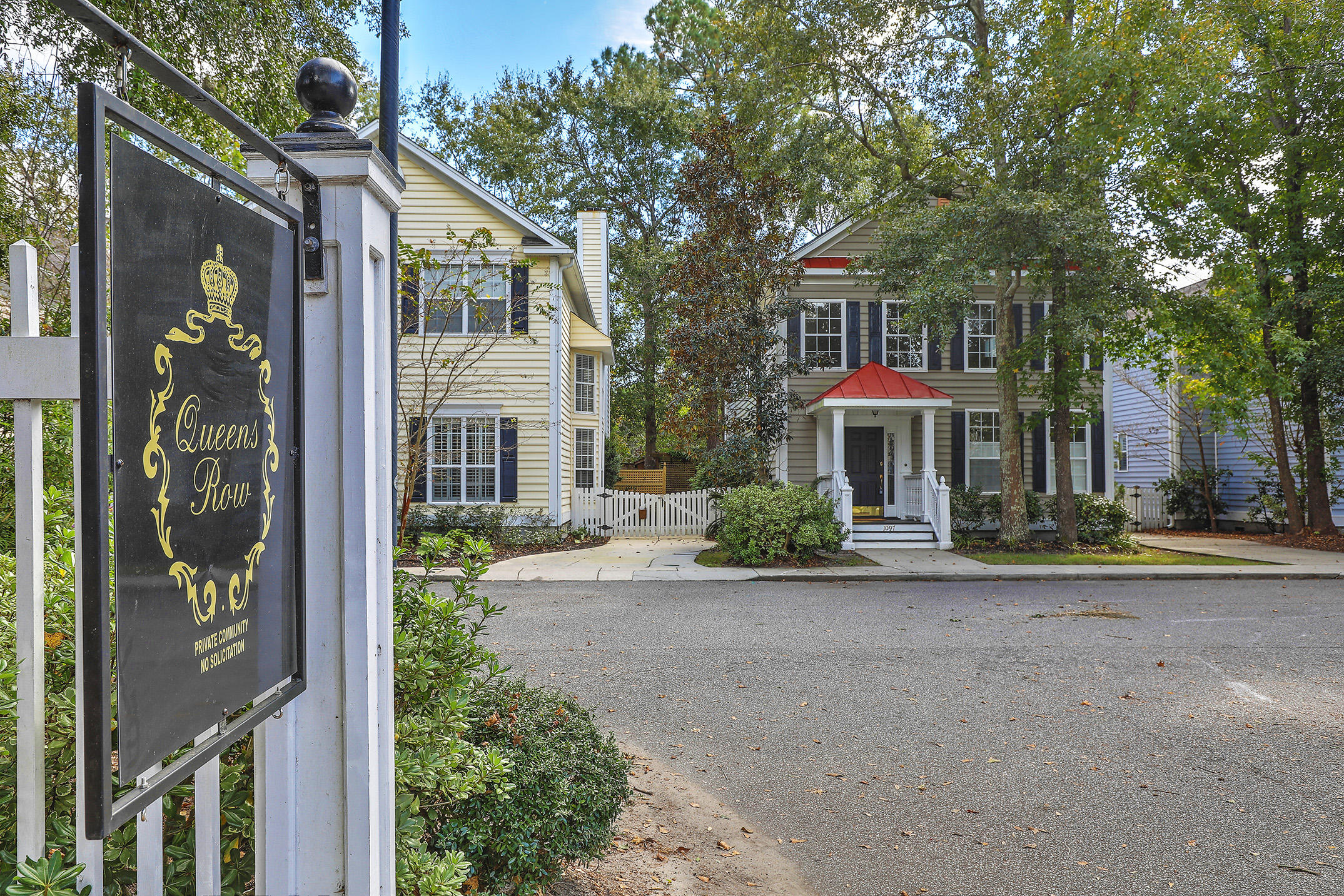 1097 Mathis Ferry Road Mount Pleasant, SC 29464 - Photo 2 of 36 Sought-after Queens Row