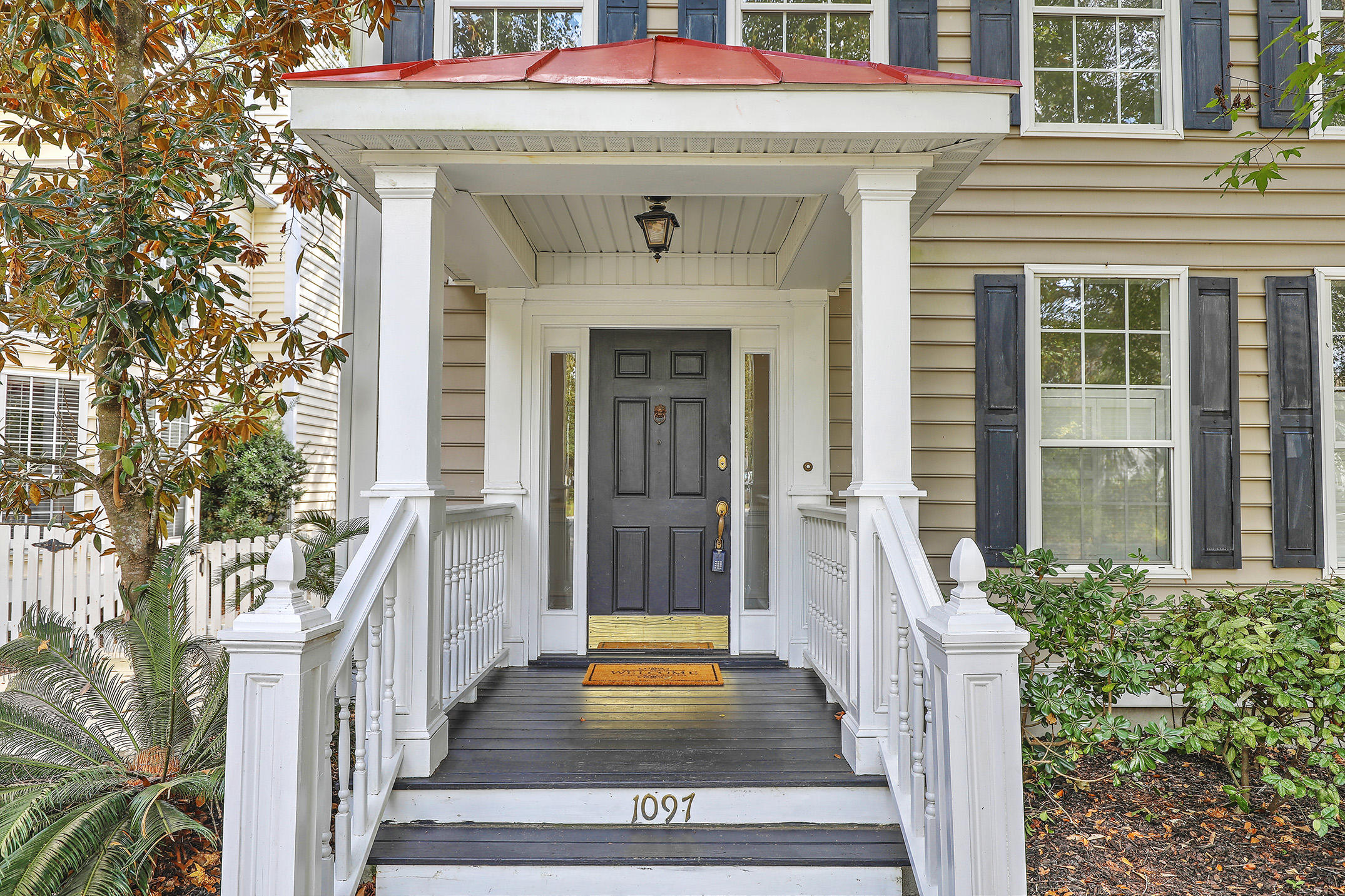 1097 Mathis Ferry Road Mount Pleasant, SC 29464 - Photo 10 of 36 Front