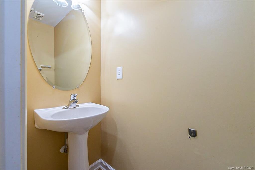 5048 Prosperity Ridge Road Charlotte, NC 28269 - Photo 8 of 20 Gallery Image 8