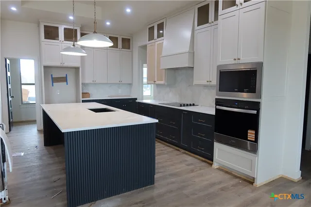 $659,900 | 16026 Honey Ridge Drive, Holland, TX 76534