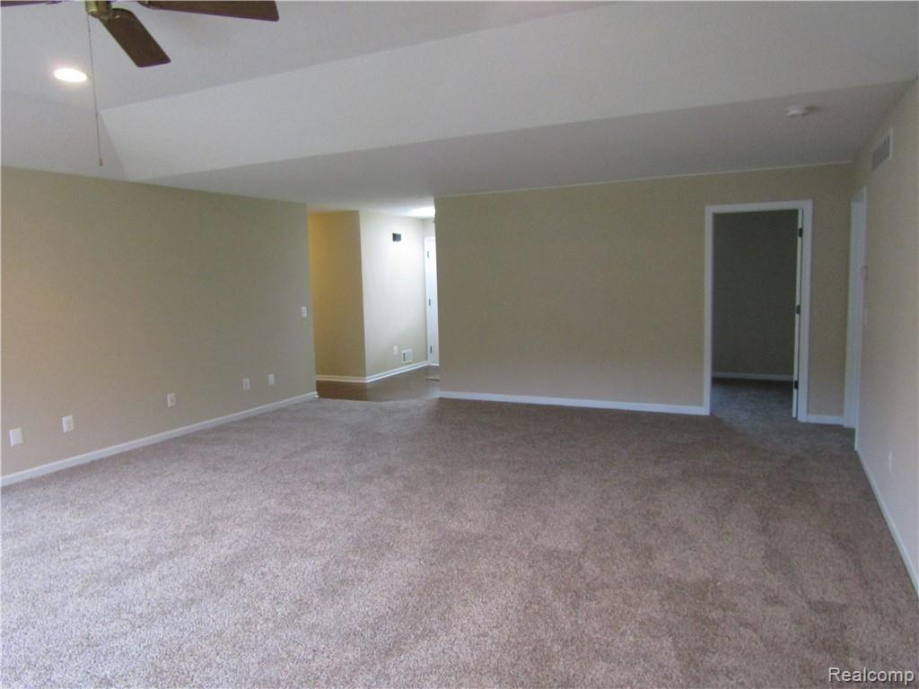 470 High Ridge Lane Leonard, MI 48367 - Photo 22 of 41 IMG_2966.JPG