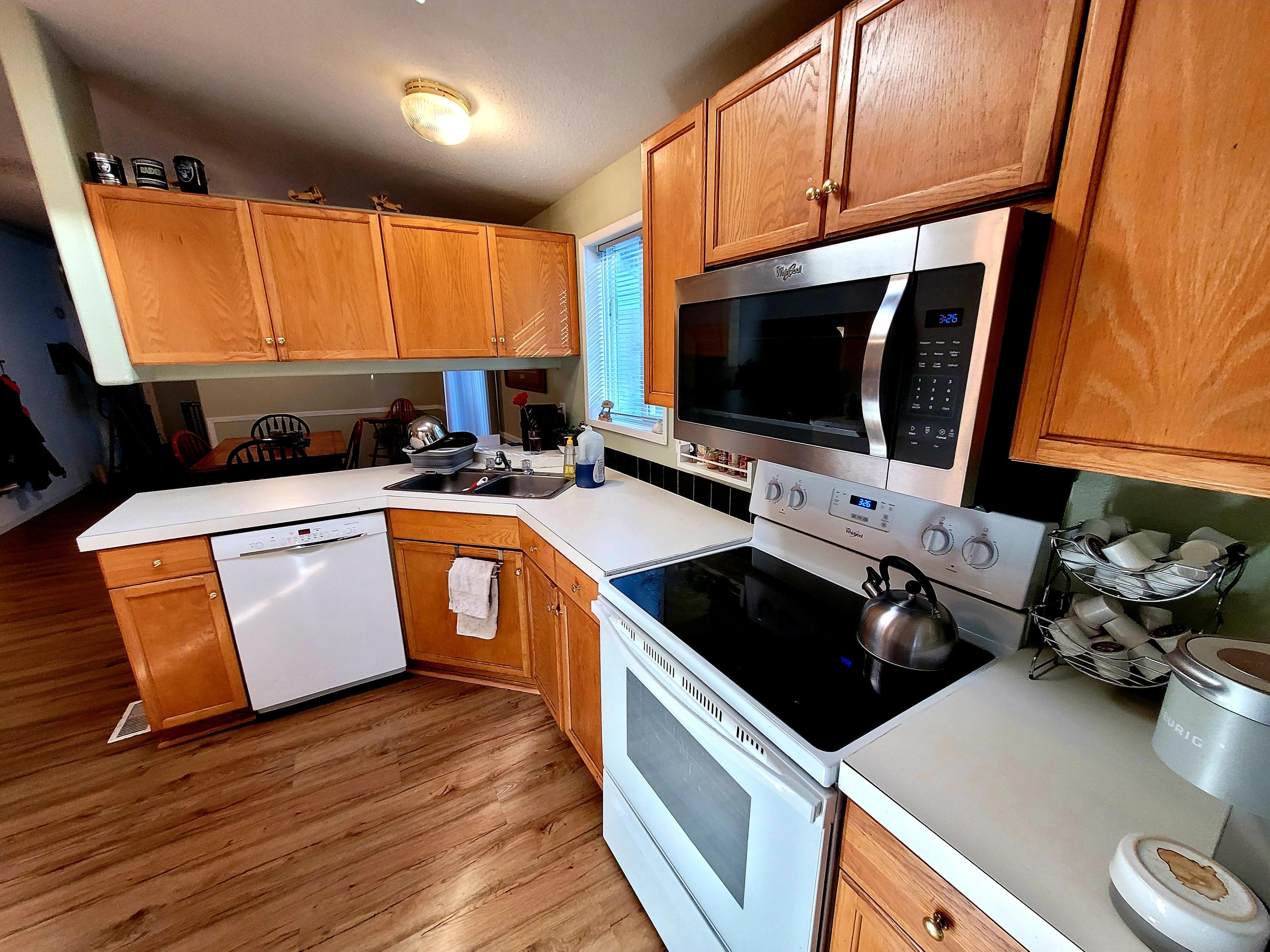 1525 Summit Loop Grants Pass, OR 97527 - Photo 13 of 31 13