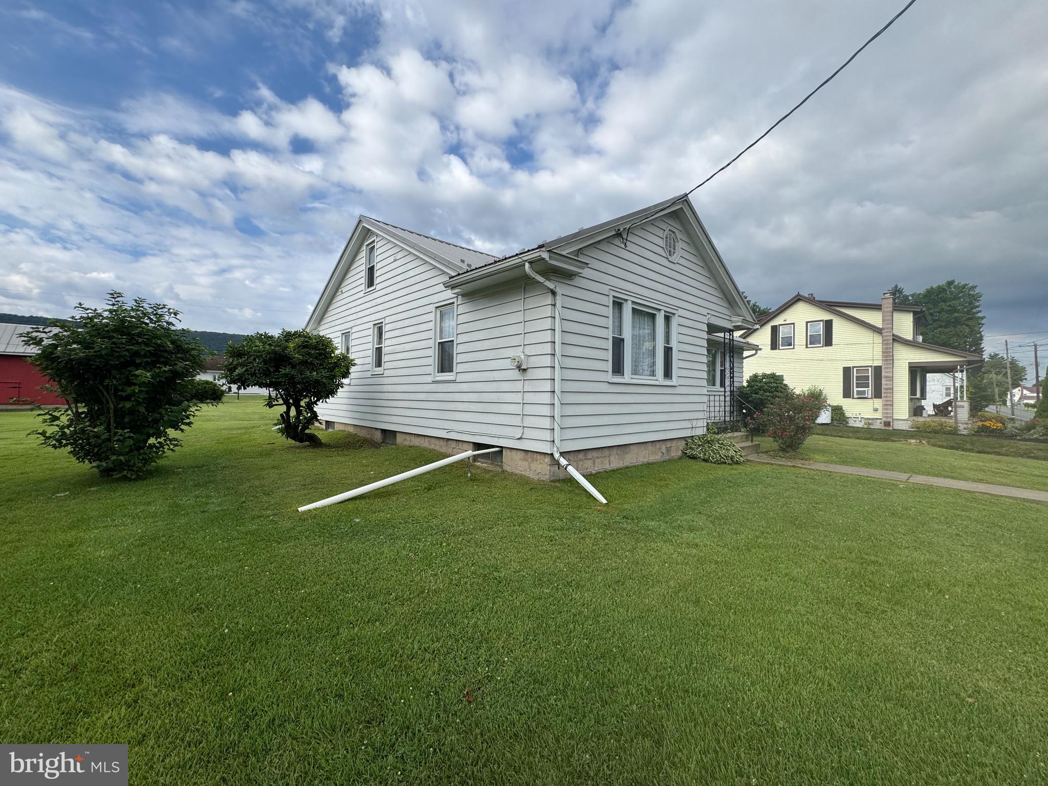 513 East Chestnut Street Hegins, PA 17938 - Photo 2 of 23