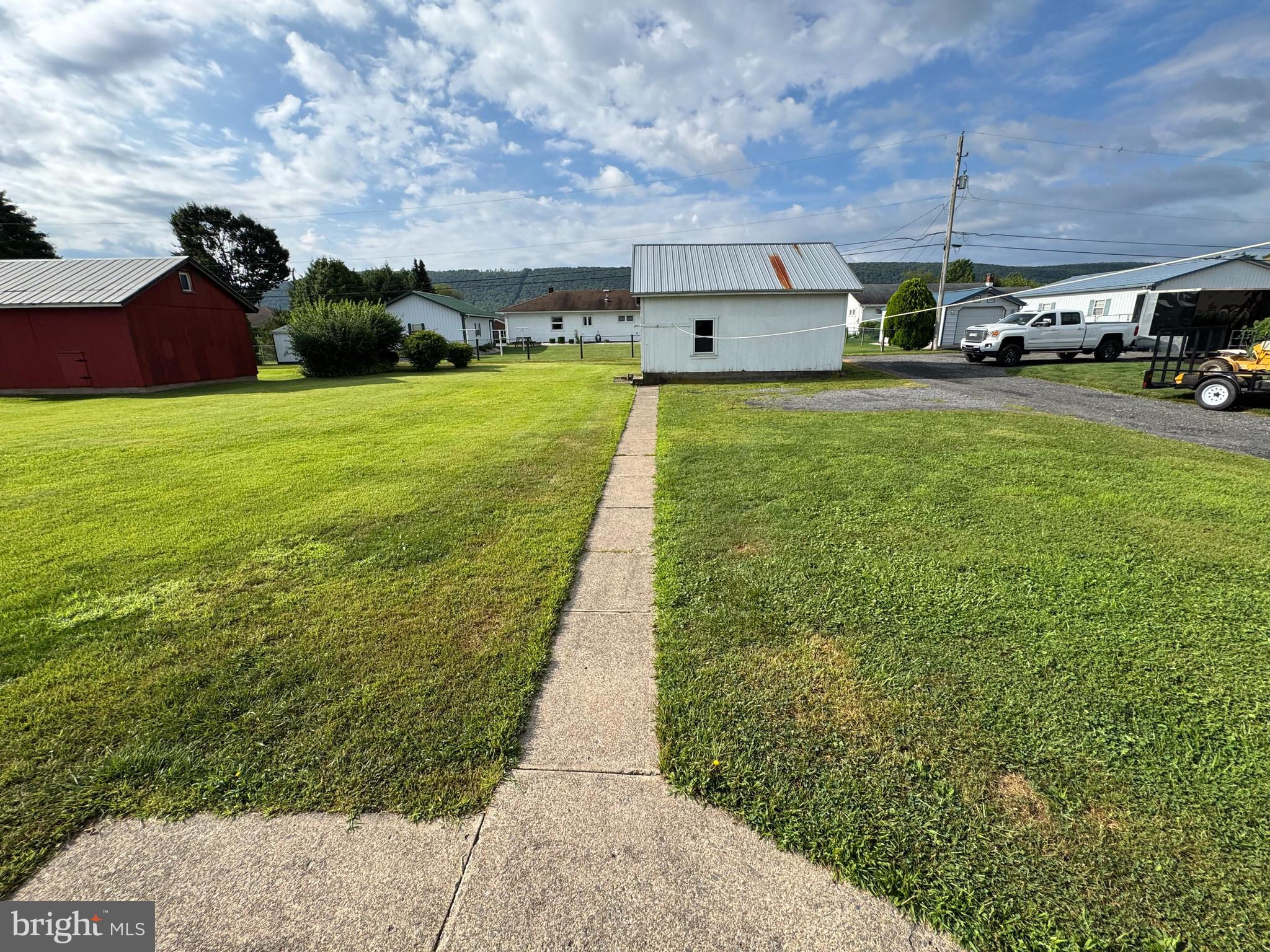 513 East Chestnut Street Hegins, PA 17938 - Photo 7 of 23