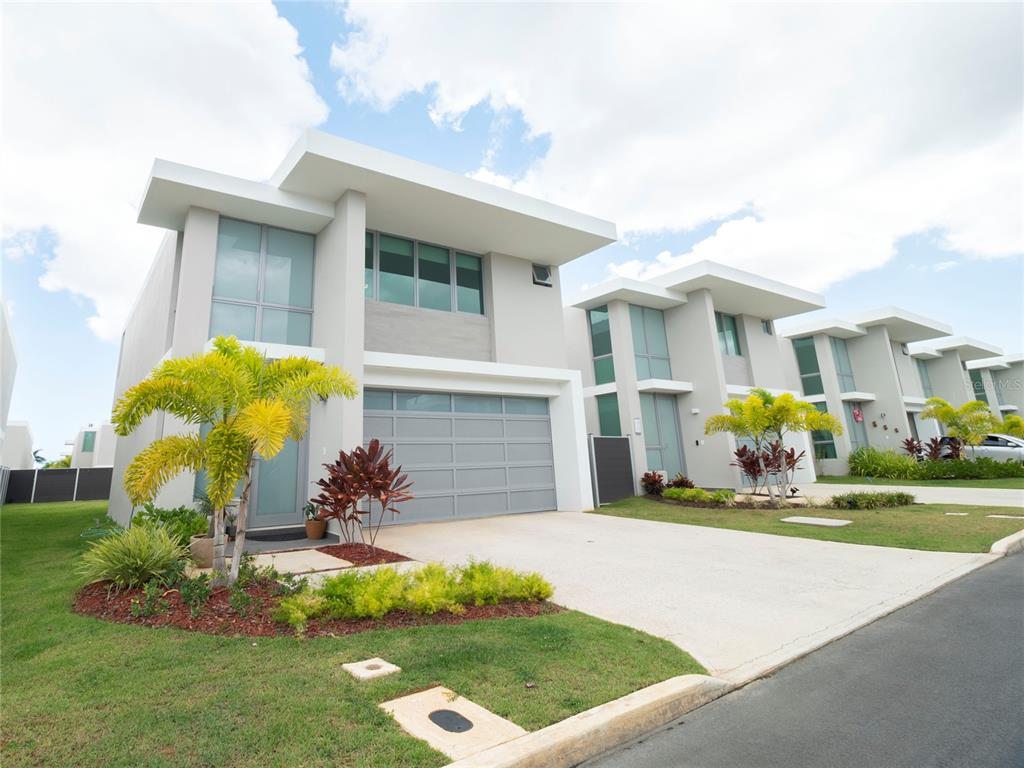90 Riviera Village Bayamon, PR 00959 - Photo 1 of 1 Gallery Image 1