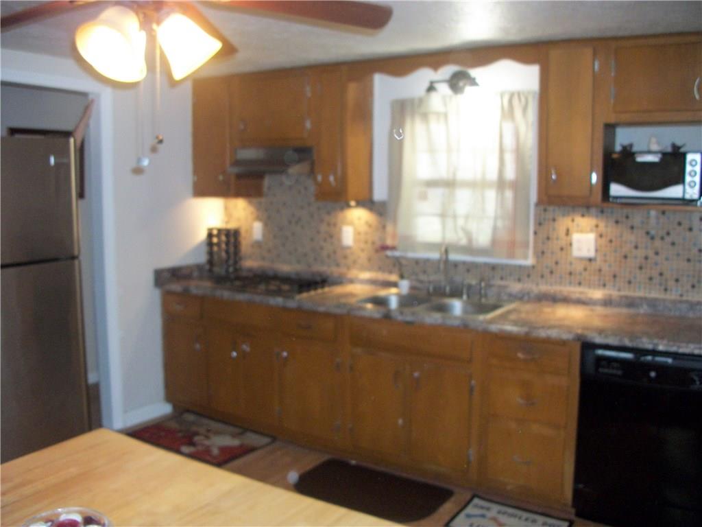 314 Clever Avenue McKees Rocks, PA 15136 - Photo 8 of 22