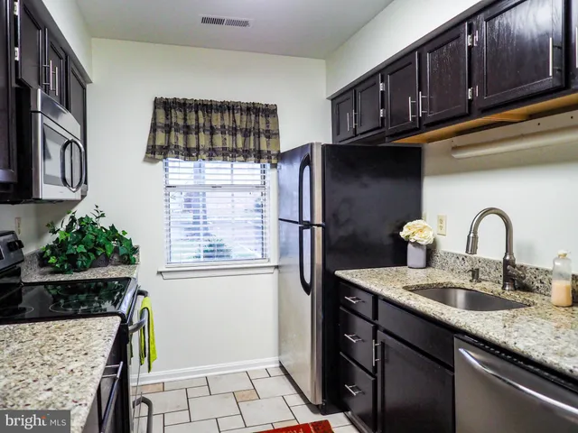 $299,900 | 9274 Cherry Lane, Unit 82, Laurel, MD 20708