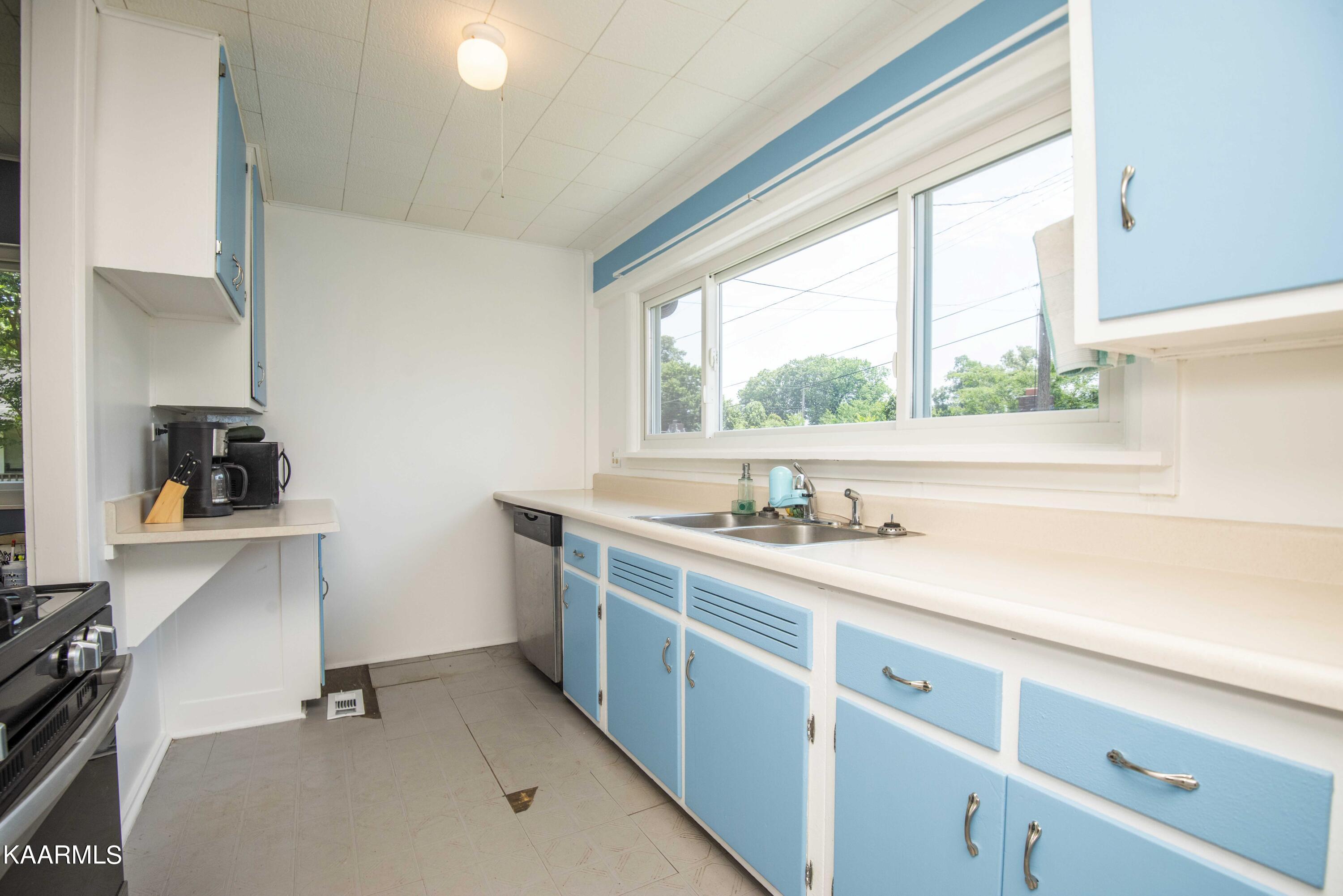 104 West Malta Road Oak Ridge, TN 37830 - Photo 20 of 41 kitchen 2_1