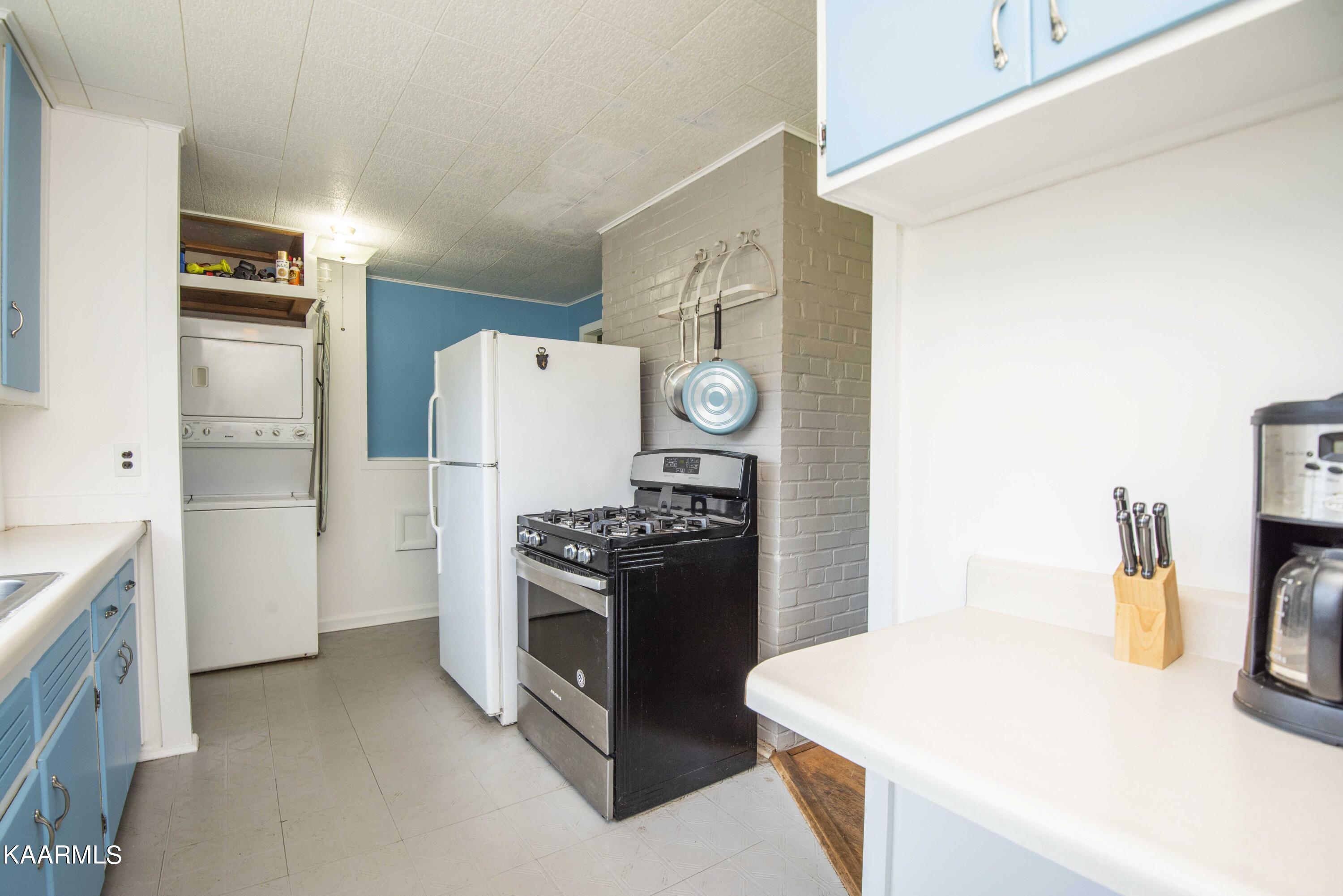 104 West Malta Road Oak Ridge, TN 37830 - Photo 21 of 41 kitchen 3_1