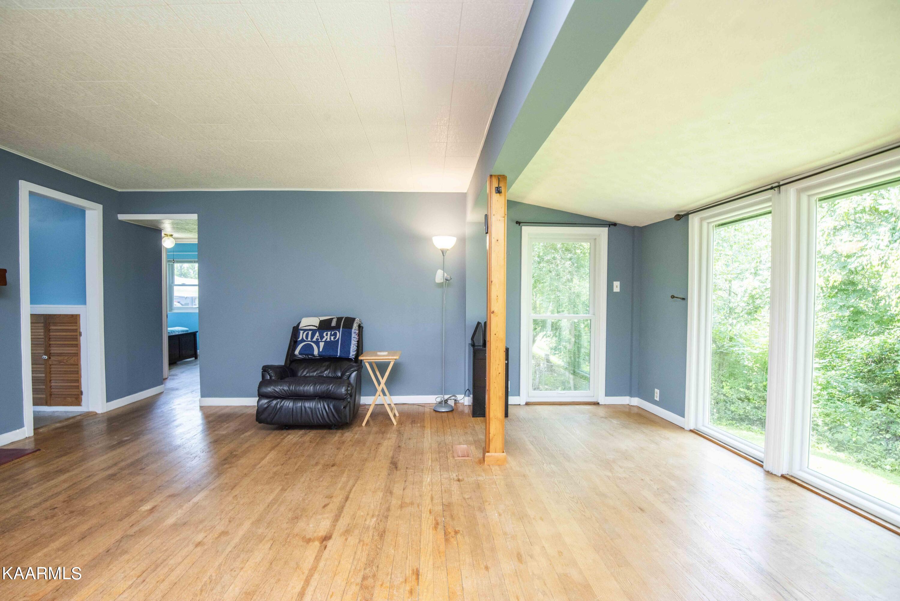 104 West Malta Road Oak Ridge, TN 37830 - Photo 7 of 41 living 3_1
