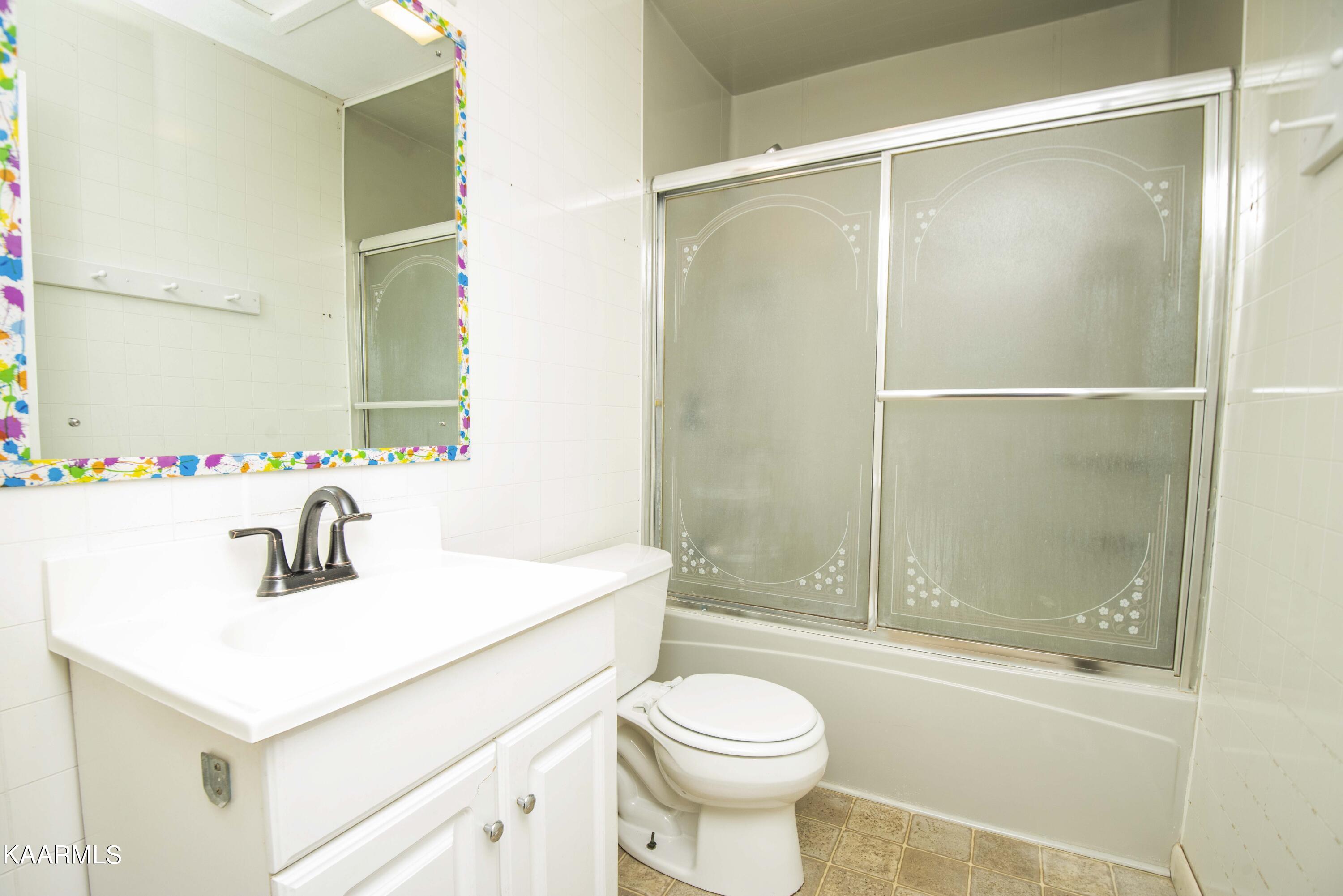 104 West Malta Road Oak Ridge, TN 37830 - Photo 10 of 41 bath_1
