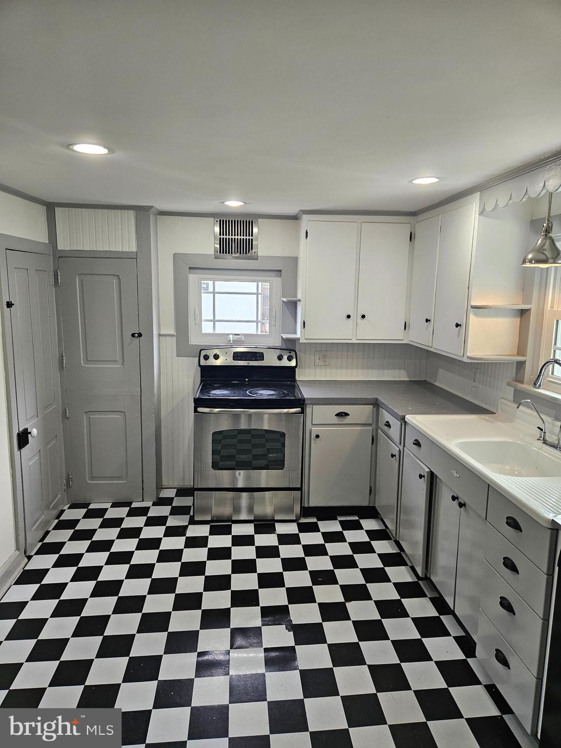 3103 Bedminster Road Ottsville, PA 18942 - Photo 5 of 24 Kitchen