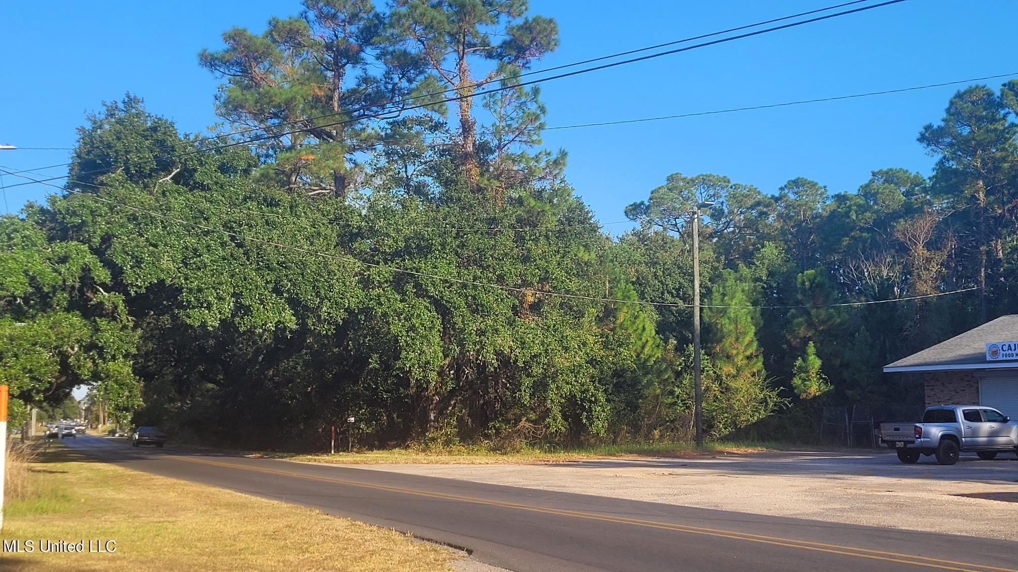 34th Street Gulfport, MS 39501 - Photo 7 of 15 Cajun Foodmart on right