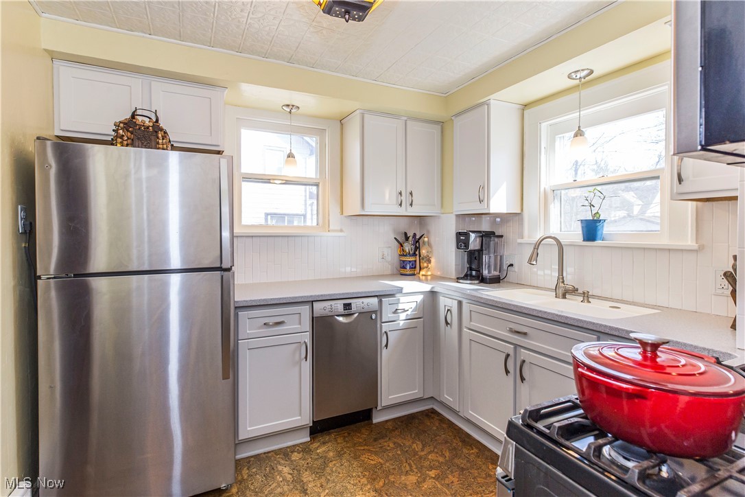 1577 Maple Road Cleveland Heights, OH 44121 - Photo 10 of 30