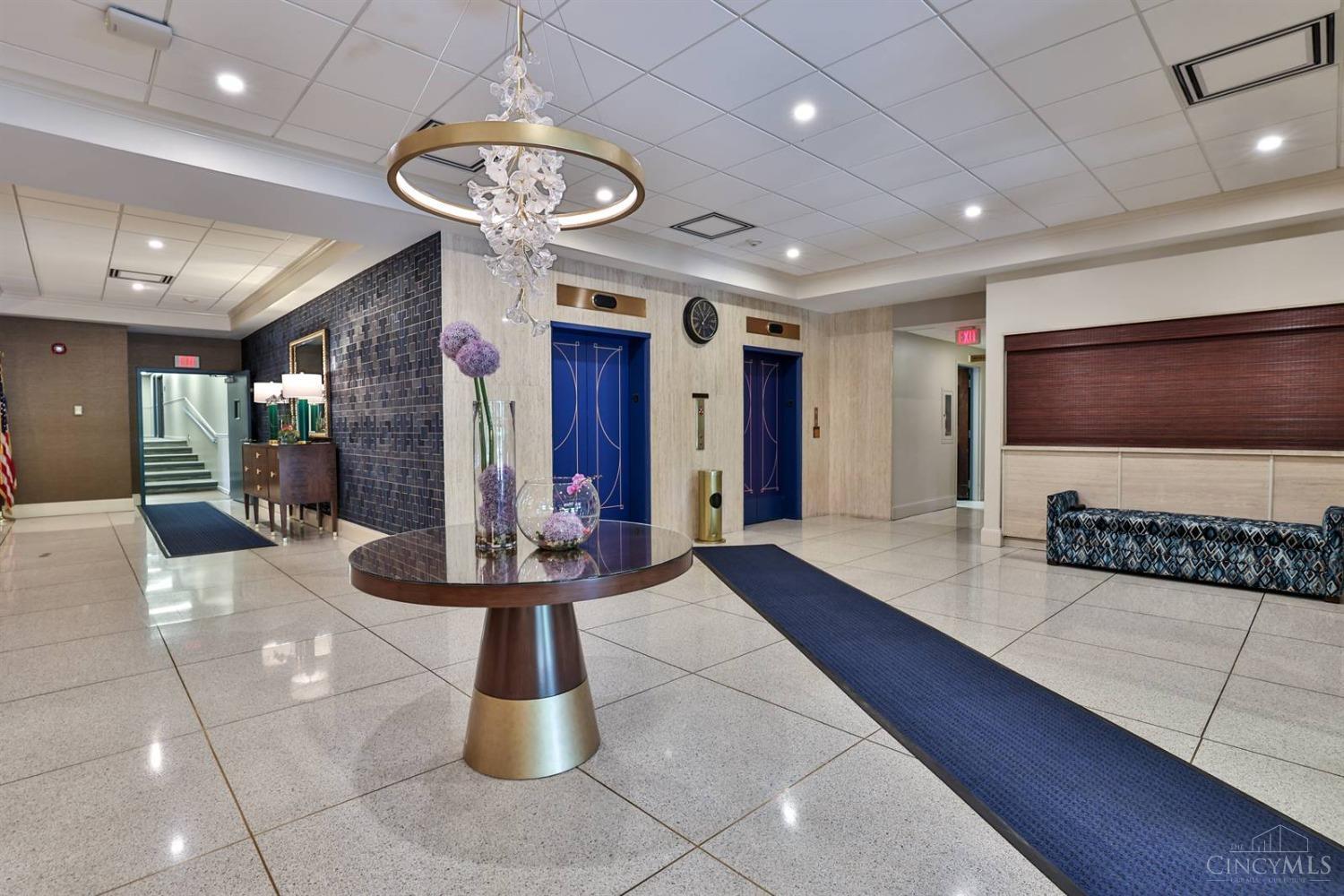 2444 Madison Road, Unit 1710 Cincinnati, OH 45208 - Photo 2 of 25 Gallery Image 2