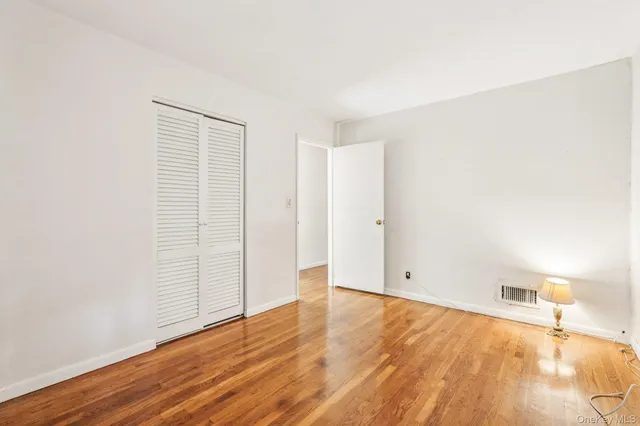 $799,900 | 71 Dora Lane, New Rochelle, NY 10804