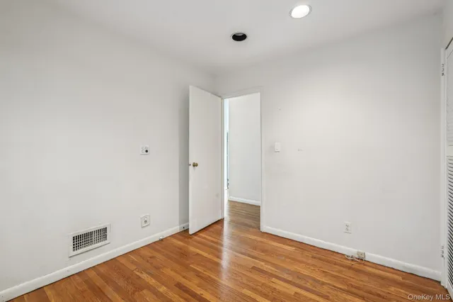 $799,900 | 71 Dora Lane, New Rochelle, NY 10804