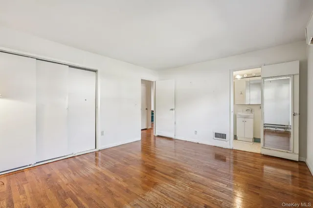 $799,900 | 71 Dora Lane, New Rochelle, NY 10804