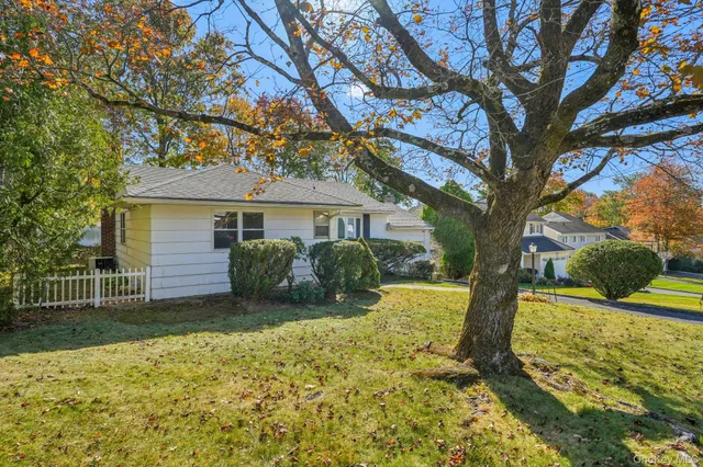 $799,900 | 71 Dora Lane, New Rochelle, NY 10804