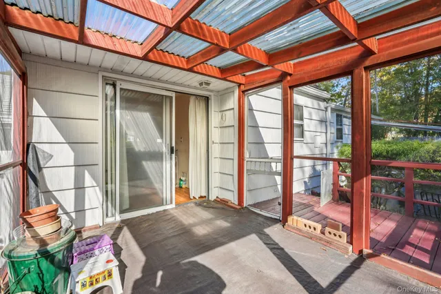 $799,900 | 71 Dora Lane, New Rochelle, NY 10804