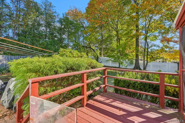 $799,900 | 71 Dora Lane, New Rochelle, NY 10804