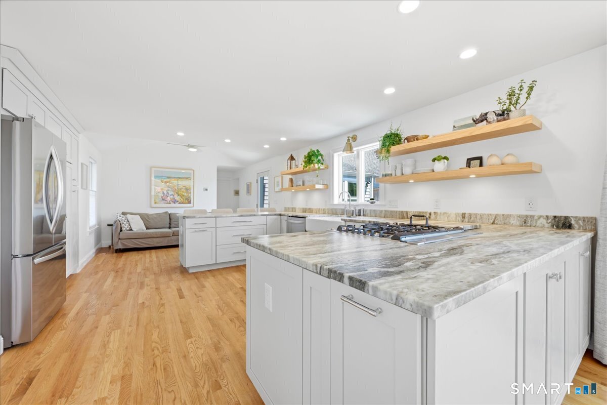 93 Pearl Street Groton, CT 06340 - Photo 11 of 40