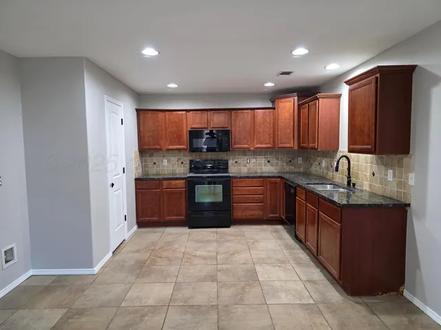 $2,200 | 8305 Alexandria Avenue, Amarillo, TX 79118