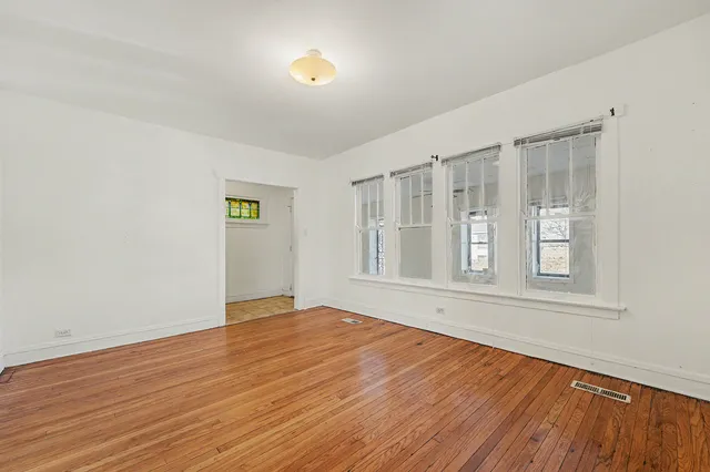 $129,900 | 1711 East 83rd Street, Chicago, IL 60617