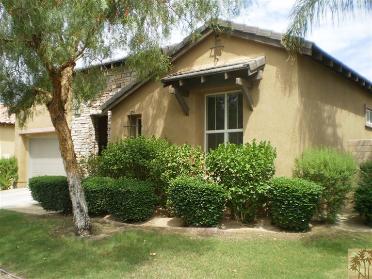 63 Shoreline Drive Rancho Mirage, CA 92270 - Photo 2 of 3 a view of outdoor space yard and balcony