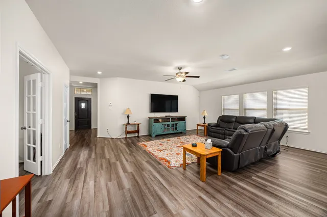 $300,000 | 5807 Savanna Pasture Road, Katy, TX 77493