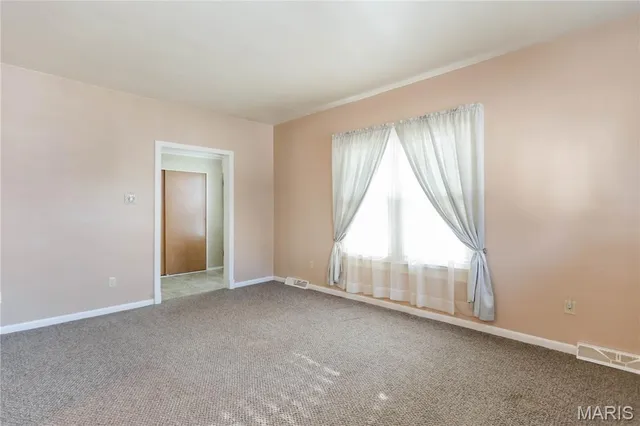 $74,900 | 469 North 1st Street, Wood River, IL 62095