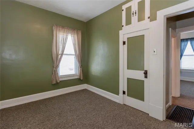 $74,900 | 469 North 1st Street, Wood River, IL 62095