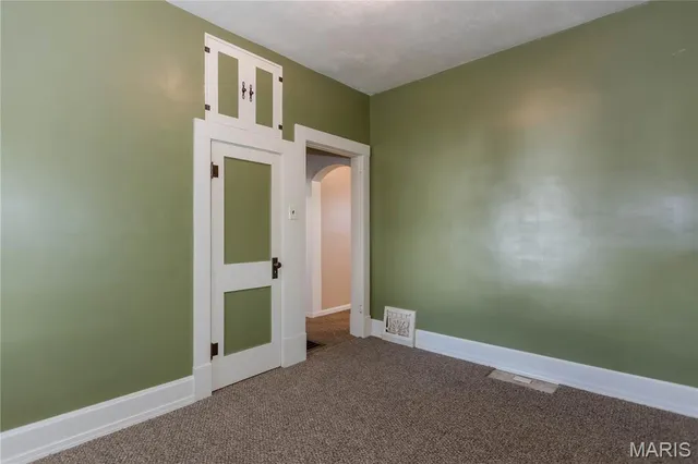 $74,900 | 469 North 1st Street, Wood River, IL 62095