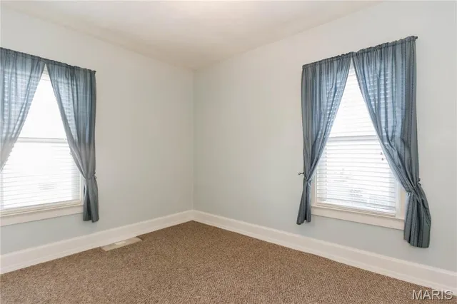 $74,900 | 469 North 1st Street, Wood River, IL 62095