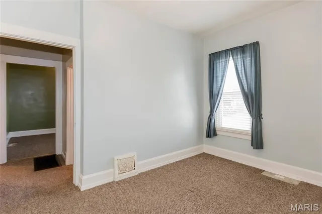 $74,900 | 469 North 1st Street, Wood River, IL 62095