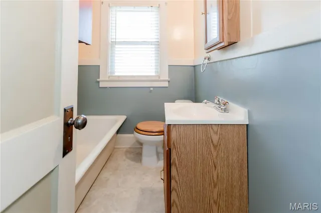 $74,900 | 469 North 1st Street, Wood River, IL 62095