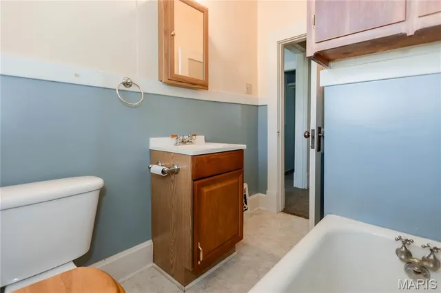 $74,900 | 469 North 1st Street, Wood River, IL 62095