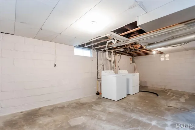 $74,900 | 469 North 1st Street, Wood River, IL 62095